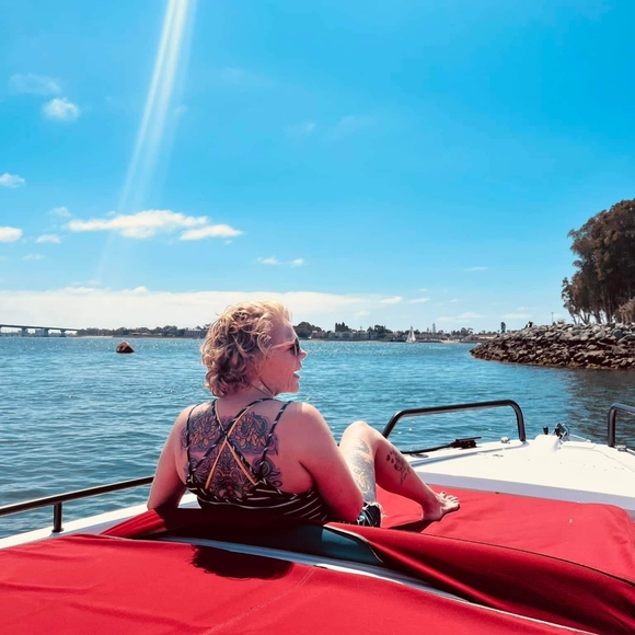 Meet your Posher, Erin - Picture 2 of 4